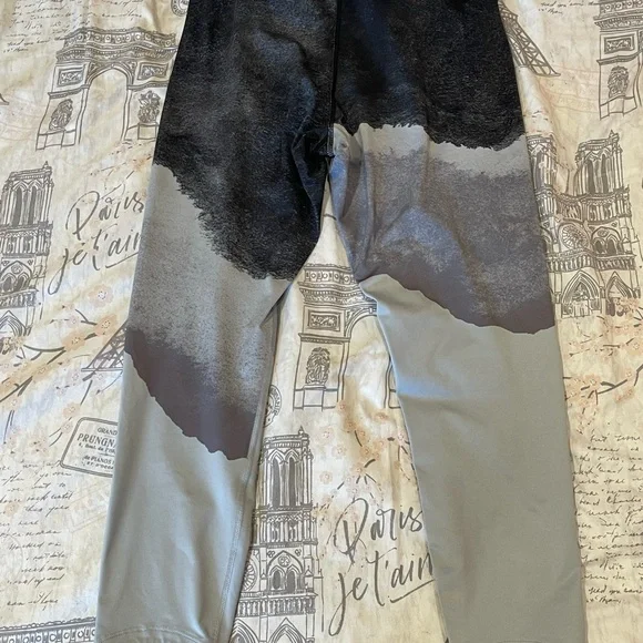 Nike Dri-Fit exercise pants size S - Picture 3 of 5